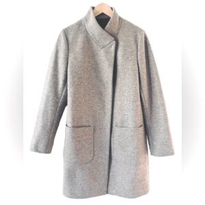 Peserico Cashmere and Wool Taupe Coat
Size 46 XLarge
US 10/12